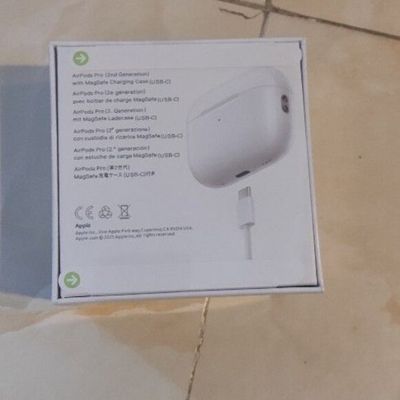 Airpod Pro 2 USB -C - Picture 2 of 3